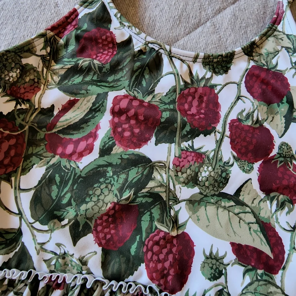Kortni Jeane Girls Raspberry Peplum Top 10/11‎